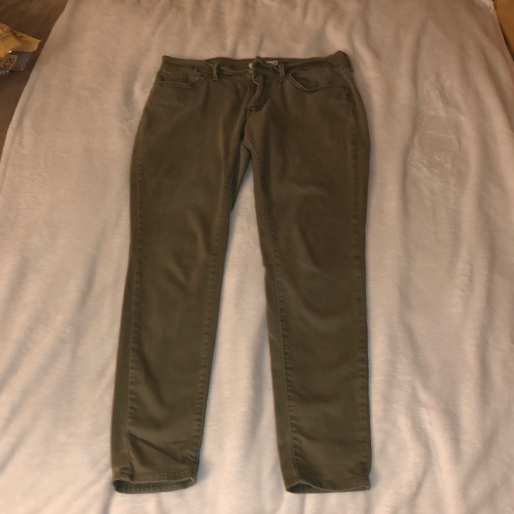 Super Skinny Levi’s Style 710 Size 31